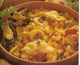 Paella é uma deliciosa receita de marisco.