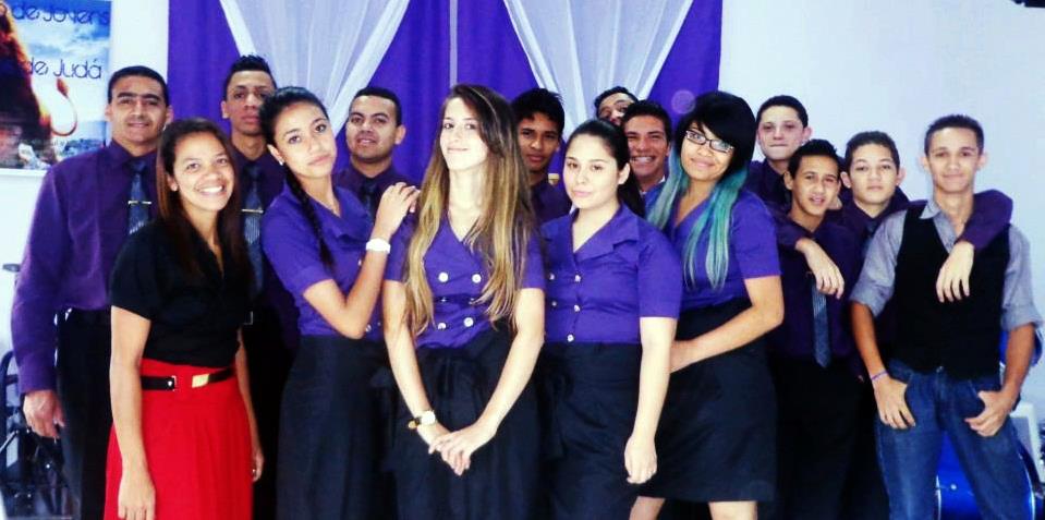 TODOS OS JOVENS E PASTORES