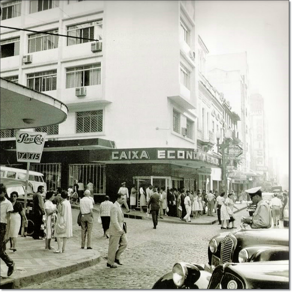 Rua dos Andradas esq. Dr. Flores 1961.