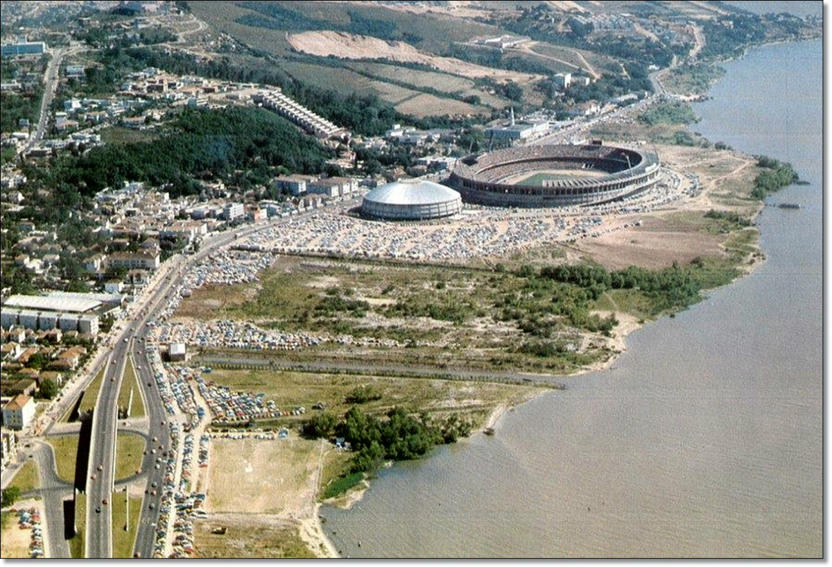 Estádio Beira Rio déc. 1970.