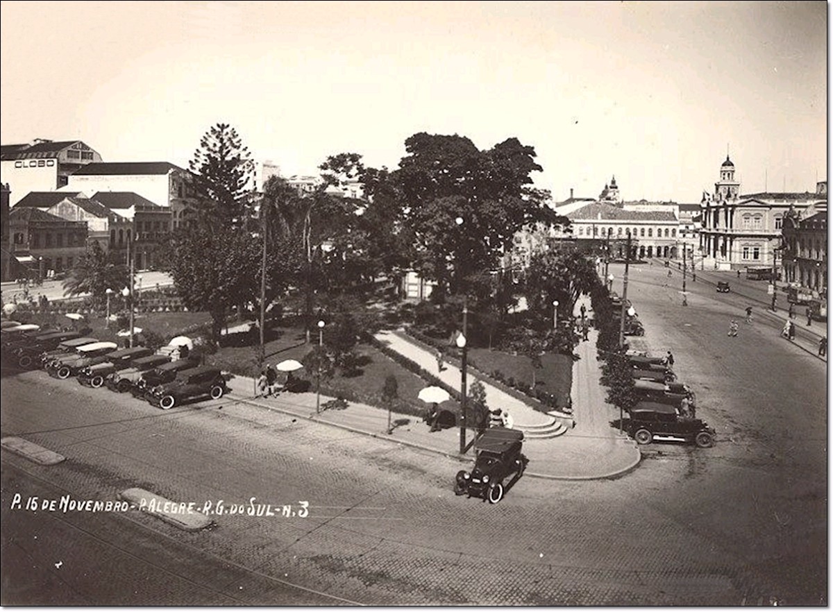 Praça XV década de 30.