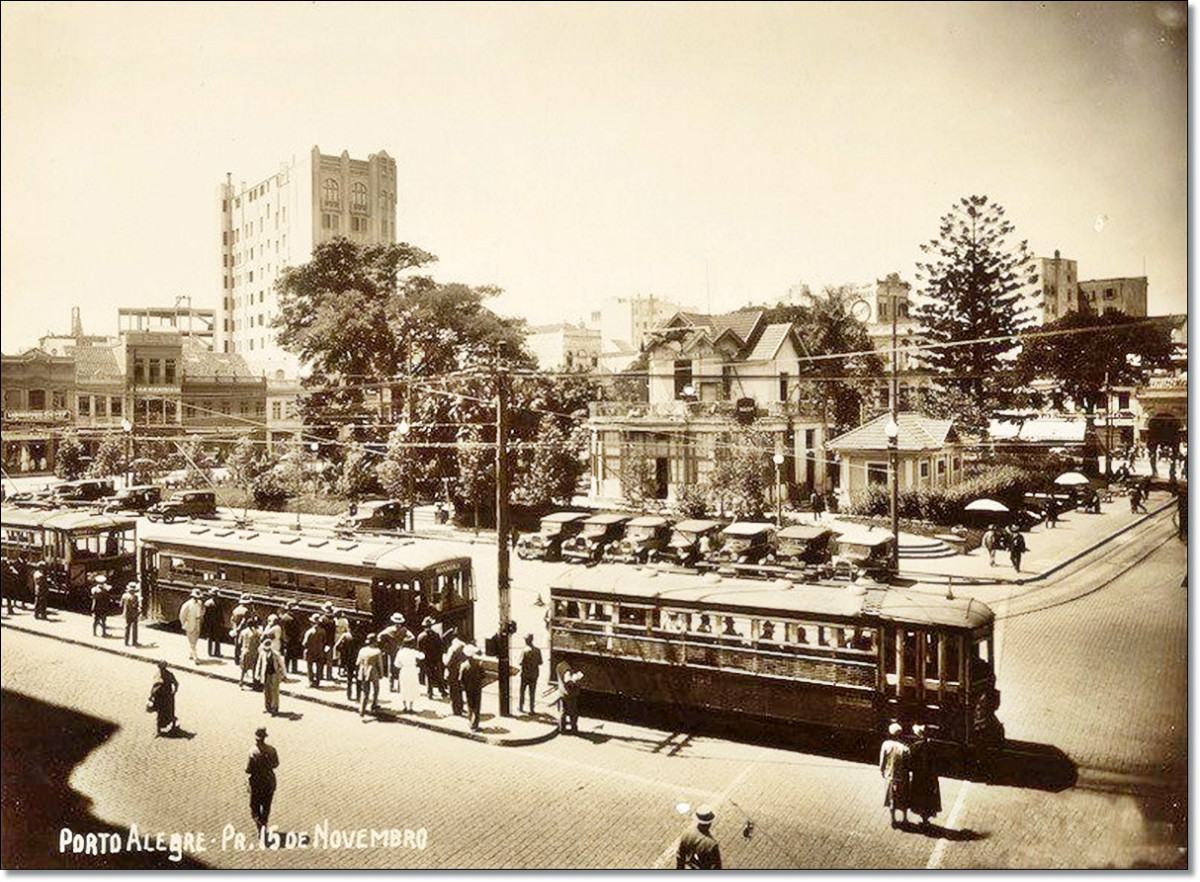 Praça XV e bondes 1935.