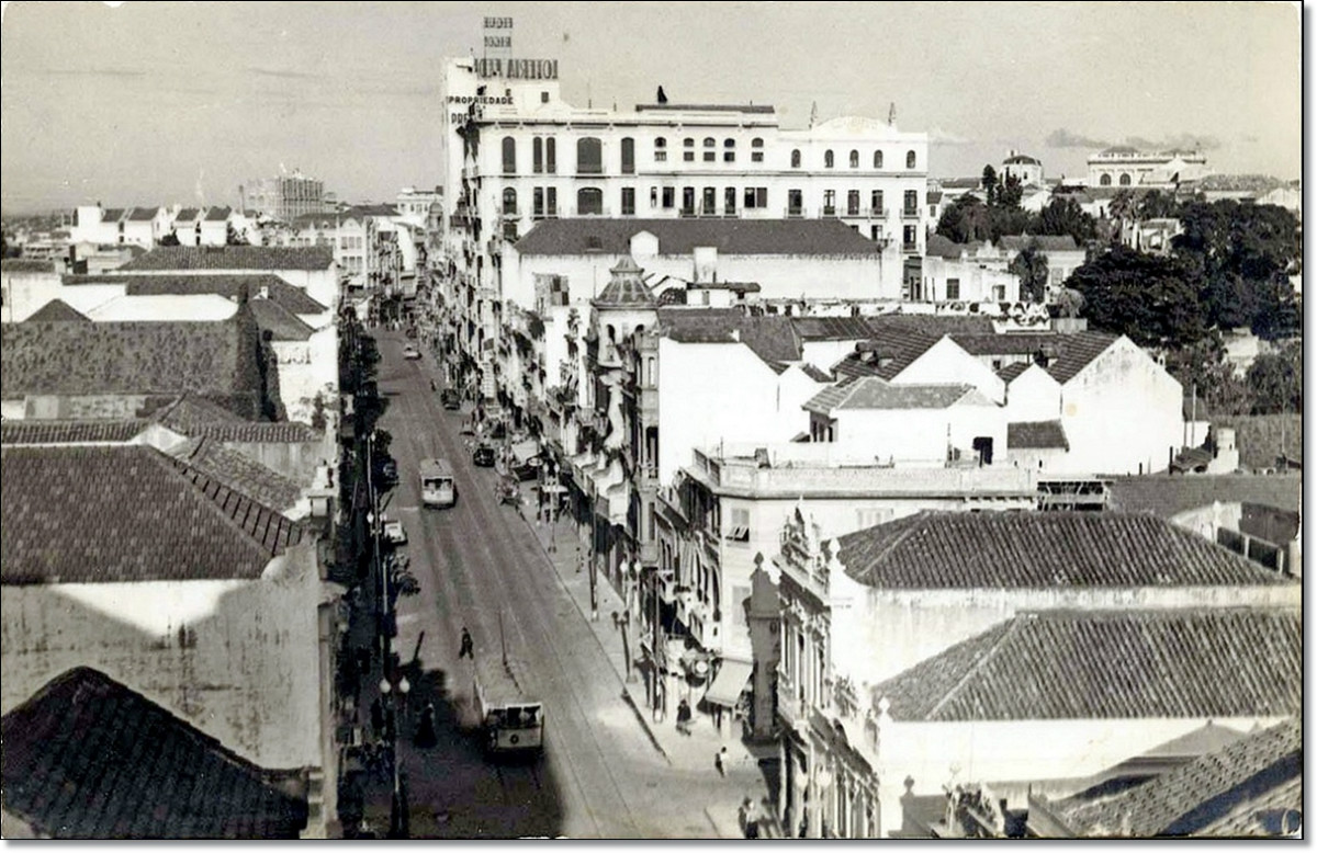 Rua dos Andradas esq. Rua Gen. João Manoel déc. 1940.