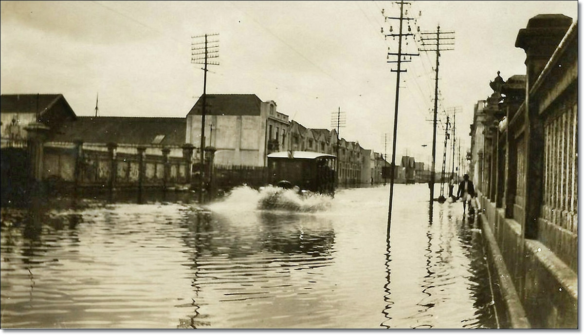 Av. Voluntários da Pátria, enchente de 1928.