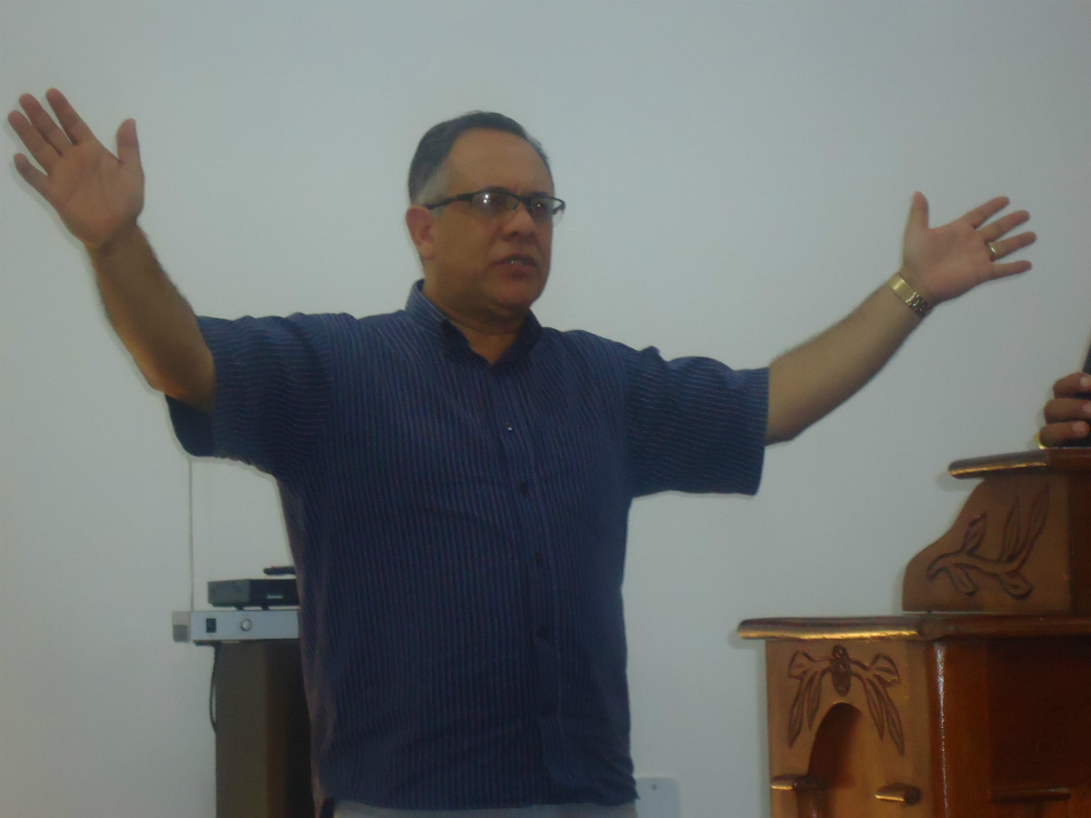 bispo carlos roberto tavares