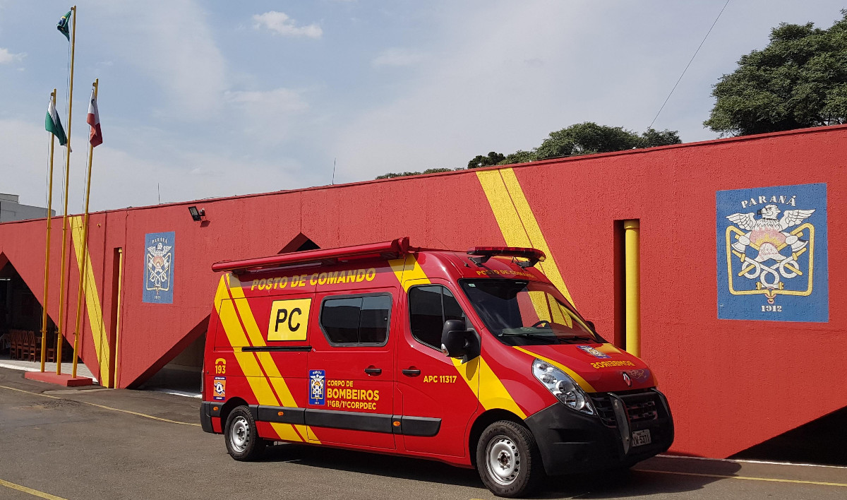 Ve&iacute;culo de posto de comando do Corpo de Bombeiros