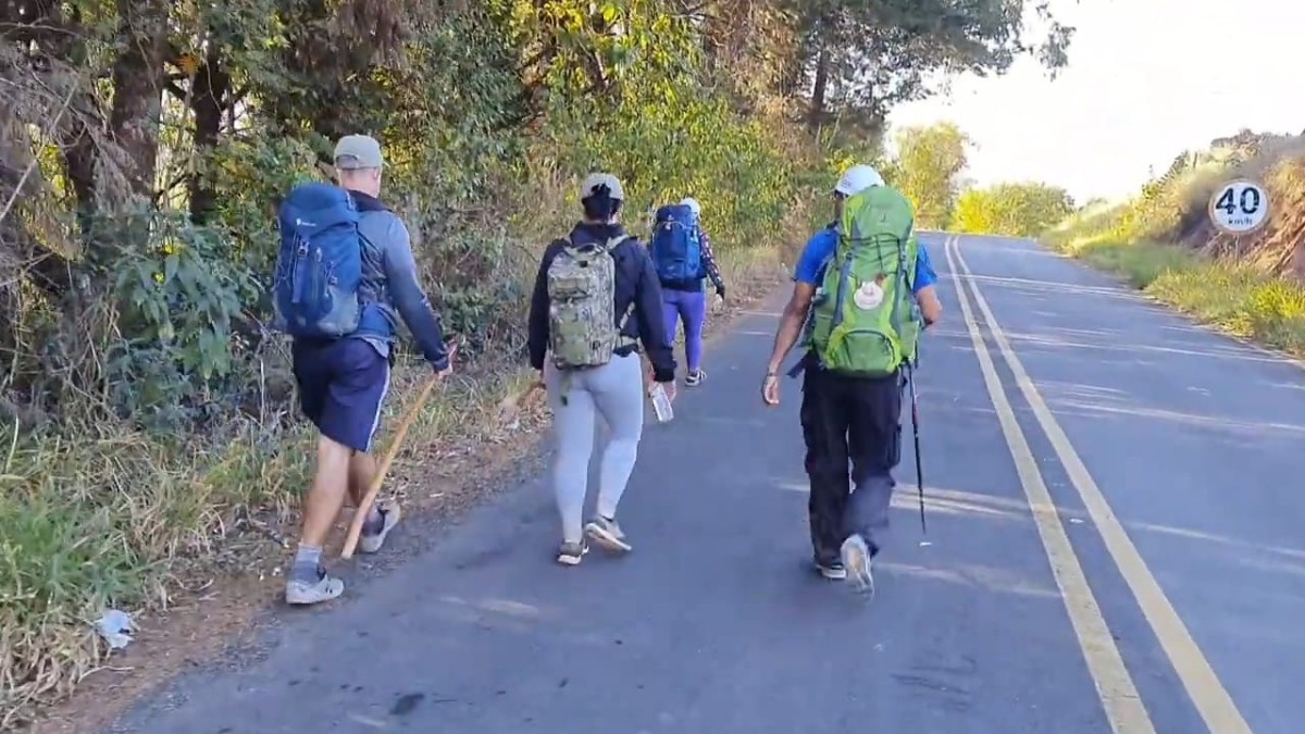 Chegando no asfalto, seguindo para Crisólia, rumo Inconfidentes