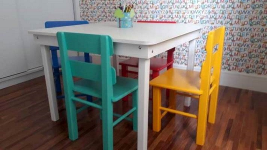 Conjunto Mesa 1,20 + 4 Cadeiras em Madeira de Lei - 2296