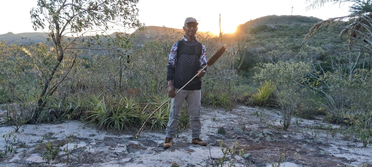 Arivelon Ara&uacute;jo de Oliveira, o Ari Velon, na Serra do Giz em Tacaratu, Pernambuco