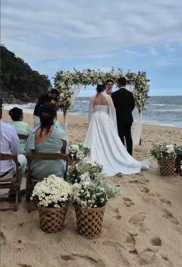 Mel e Brian, casamento entre brasileira e norte-americano em Ubatuba, S&atilde;o Paulo, em 15 de setembro de 2026