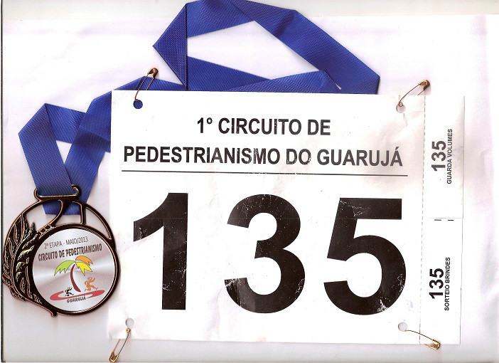 https://img.comunidades.net/cmc/cmccorredor/2013.5.5.medalha.circuito.depedestrianismodoguaruj_.2_etapa_001.jpg