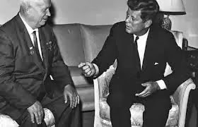 Kruchev e Kennedy - crise dos mísseis de Cuba