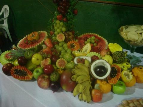 mesa de frutas coquetel