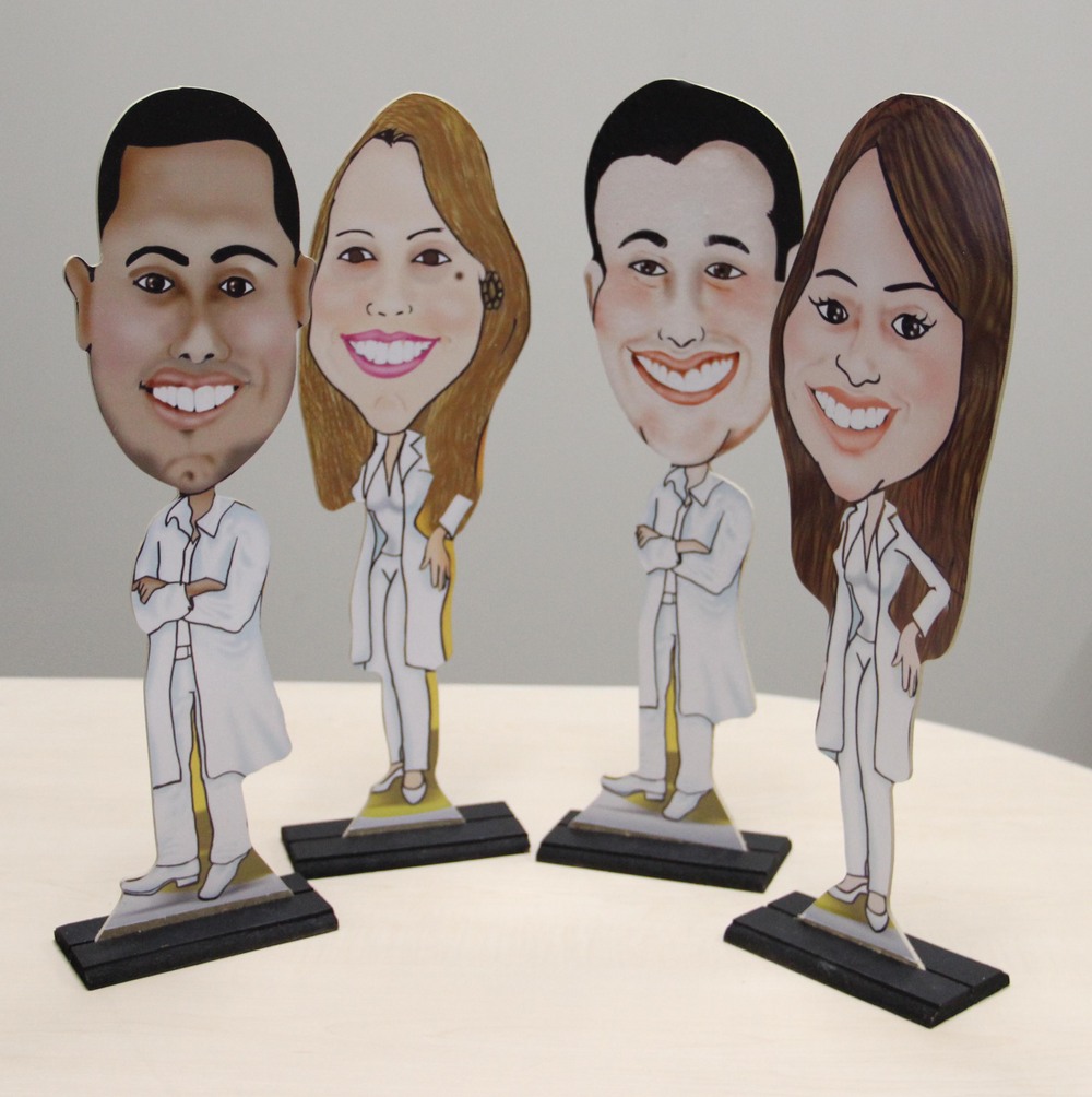 display com caricaturas