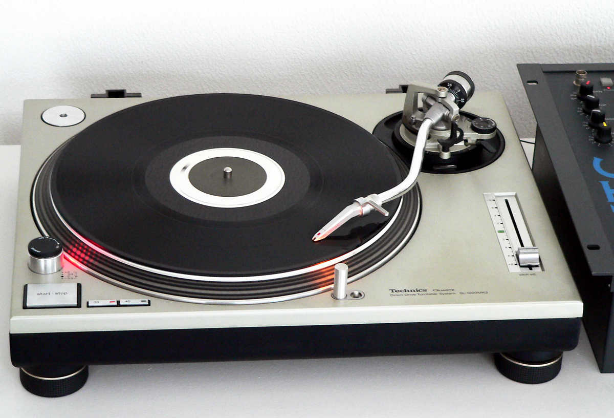 Toca-Discos Technics SL-1200 MK2