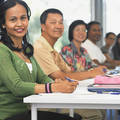 grupo de adultos em aula