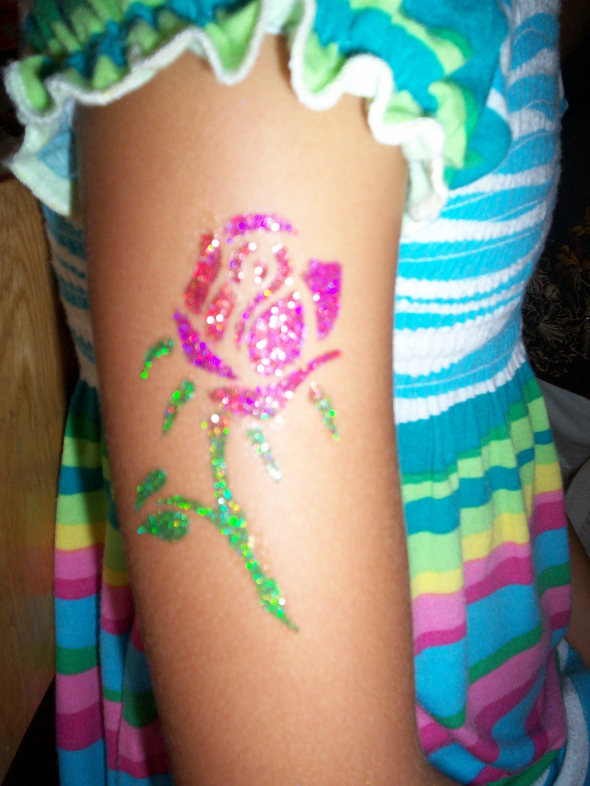 GLITTER TATTOO