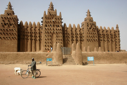 <img src="https://img.comunidades.net/his/historicultura/Djenne_great_mud_mosque.jpg" border="0">