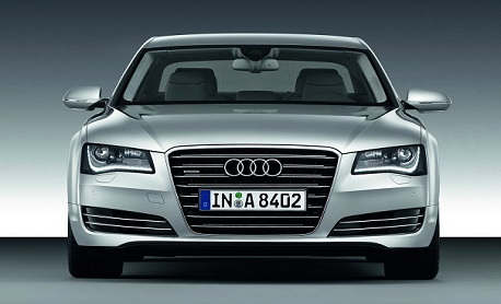 O novo “Audi A8” chegara ao mercado com sistema de suspensão que é capaz de ver o asfalto