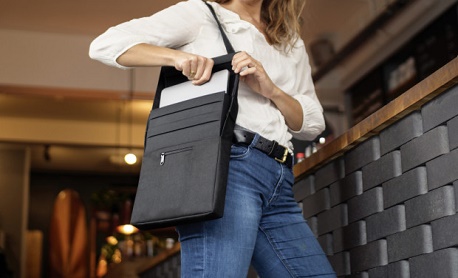 Conheça “LAER” uma bolsa para notebook que promete recarregar sem fios os seus aparelhos