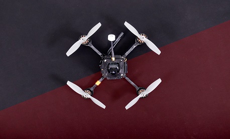Conheça “RacerX” considerado o novo drone mais rápido do mundo