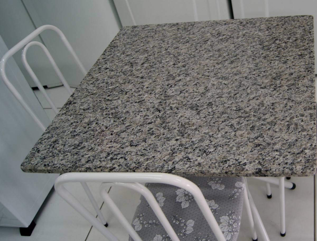 MESA DE GRANITO 4 LUGARES