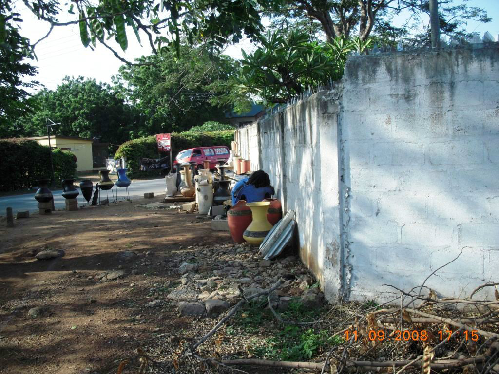 <img src="https://img.comunidades.net/jos/jose-pessanha/Accra_Streets_5.JPG" border="0">