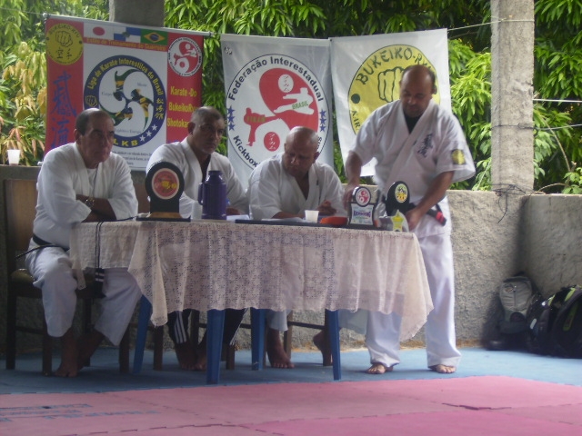 https://img.comunidades.net/lkb/lkbkarate/21.jpg