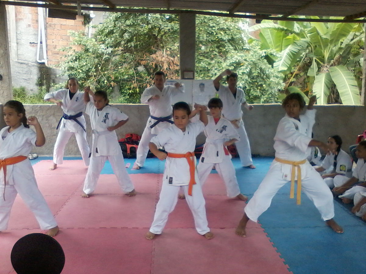 https://img.comunidades.net/lkb/lkbkarate/p030313_10.09.jpg