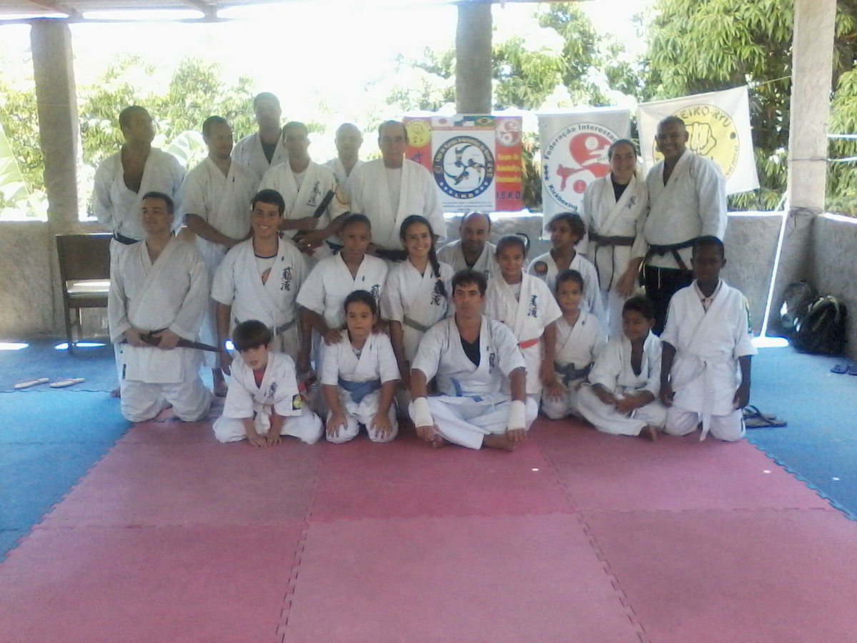 https://img.comunidades.net/lkb/lkbkarate/p030313_12.21.jpg