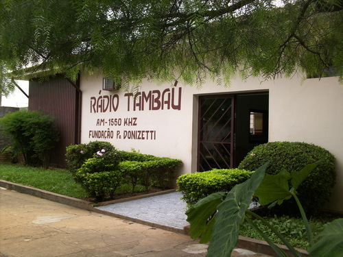 Radio Tambau