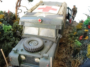 Land-Rover-Ambulance_11