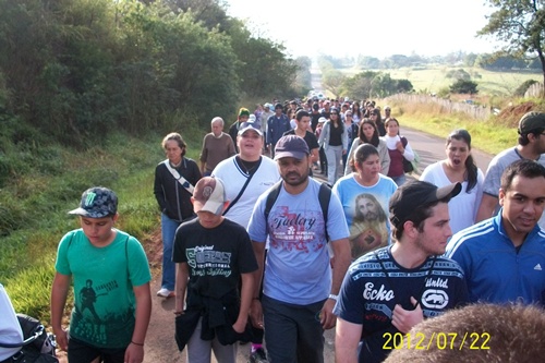 Caminhada da Juventude 2012-Santo Antônio da Platina ao Taquaralzinho 14 KM