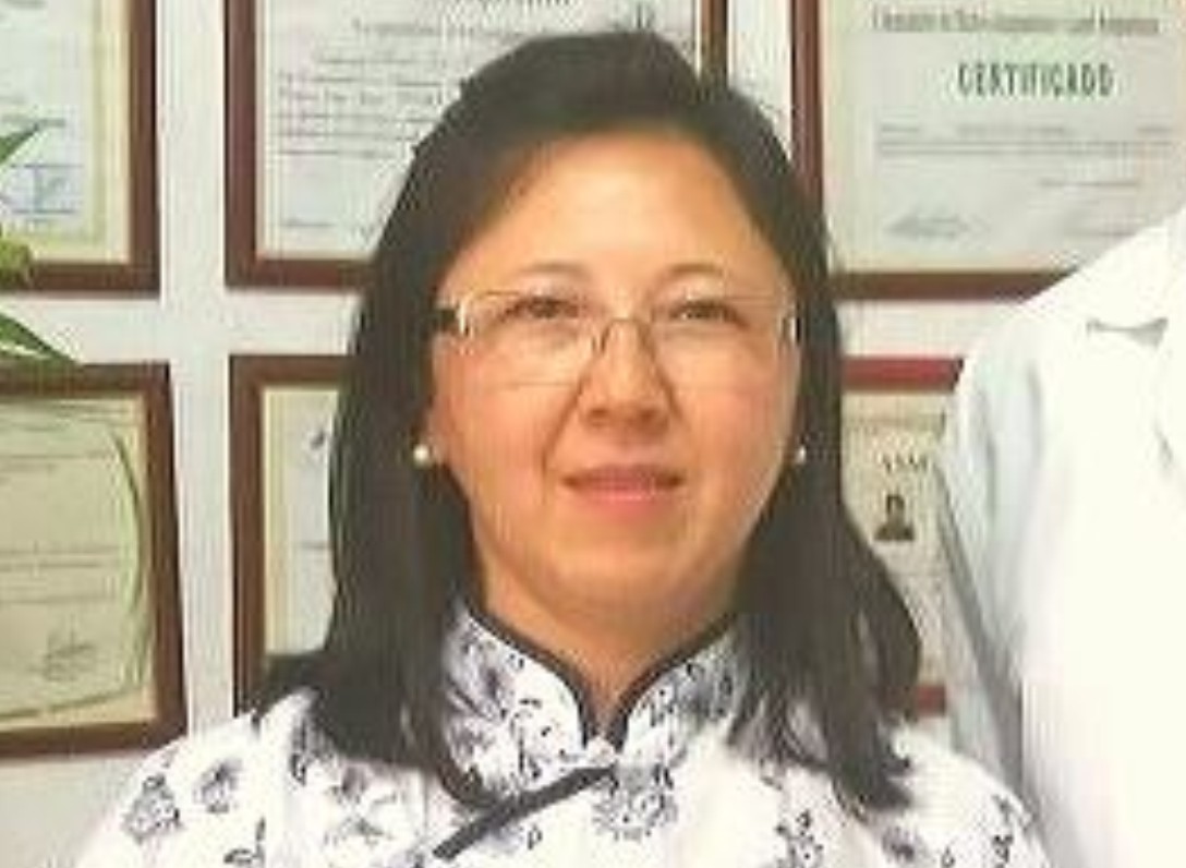 Dra Silvia Kooro