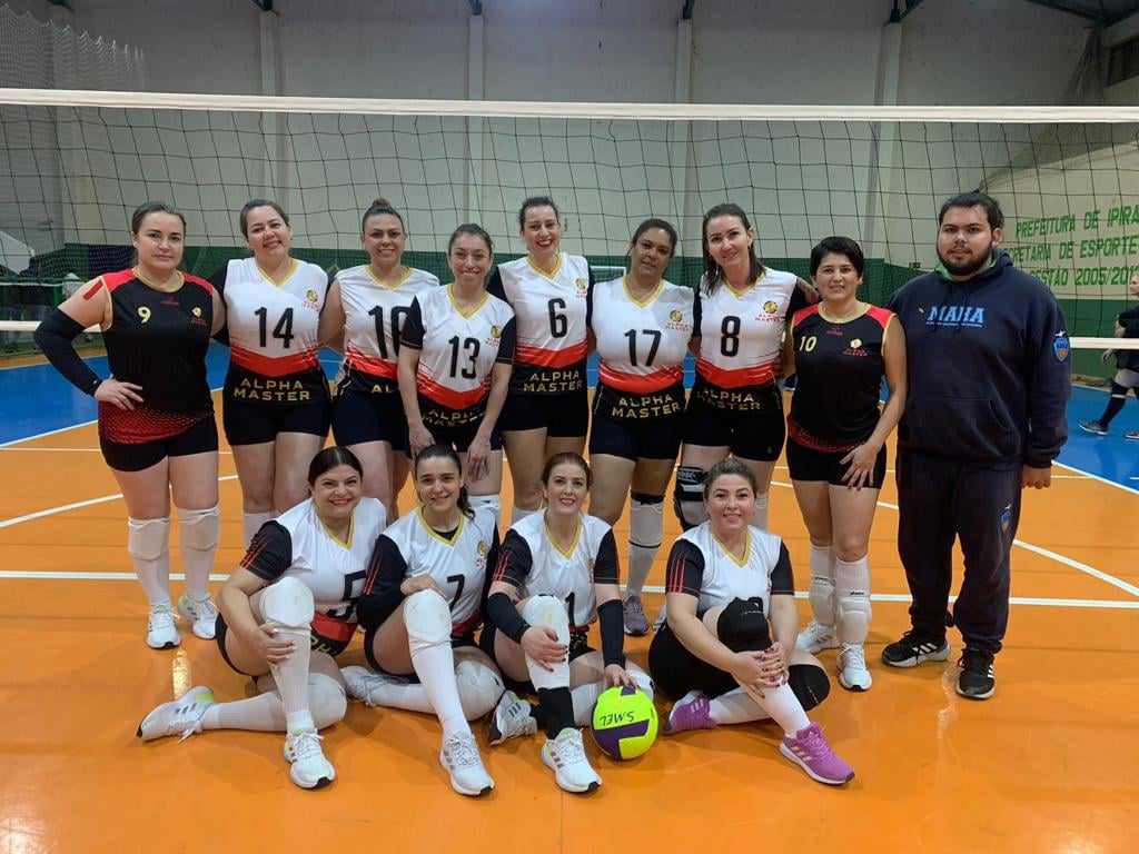 Equipe de vôlei feminino de Apucarana estreia na Liga de Maringá