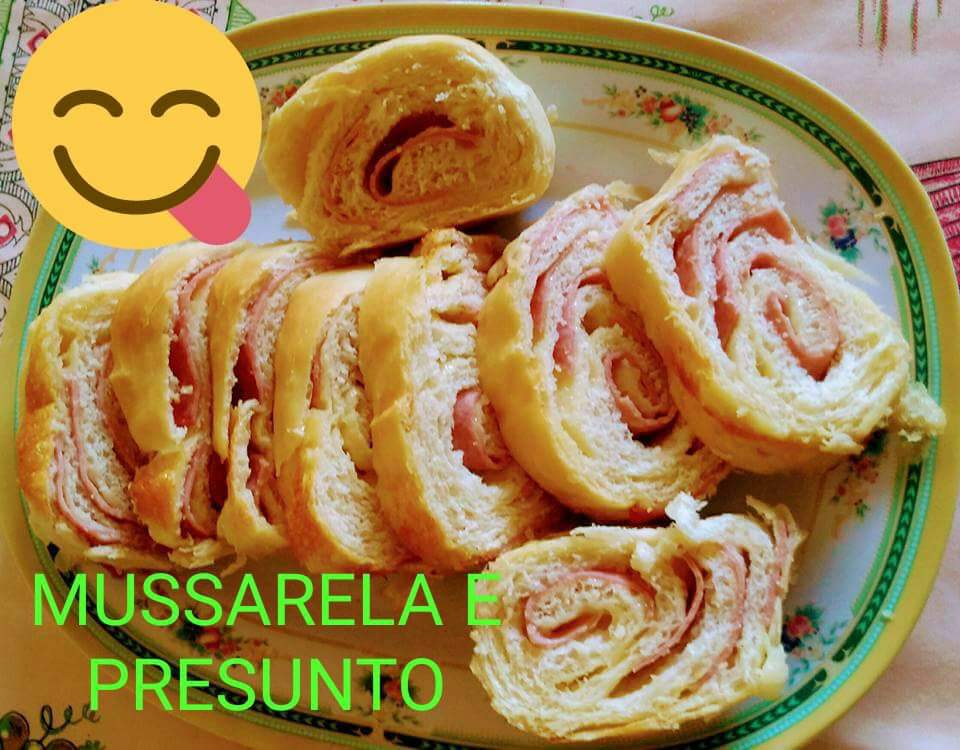 Pão Recgeado Mussarela e presunto