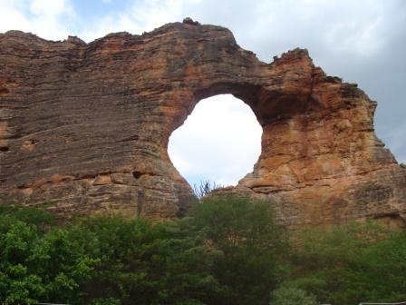 PEDRA FURADA