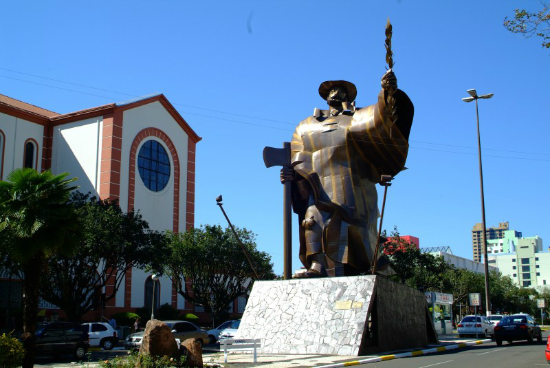 Monumento O Desbravador