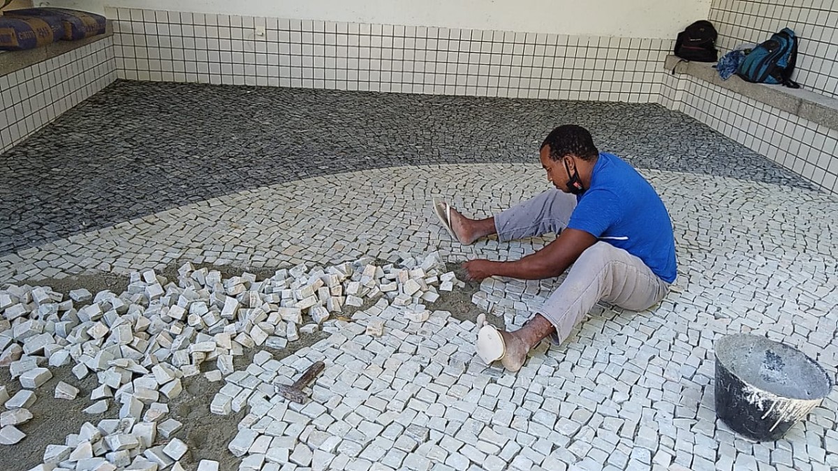 profissional calceteiro calçada pedra portuguesa RJ Rio de Janeiro 
