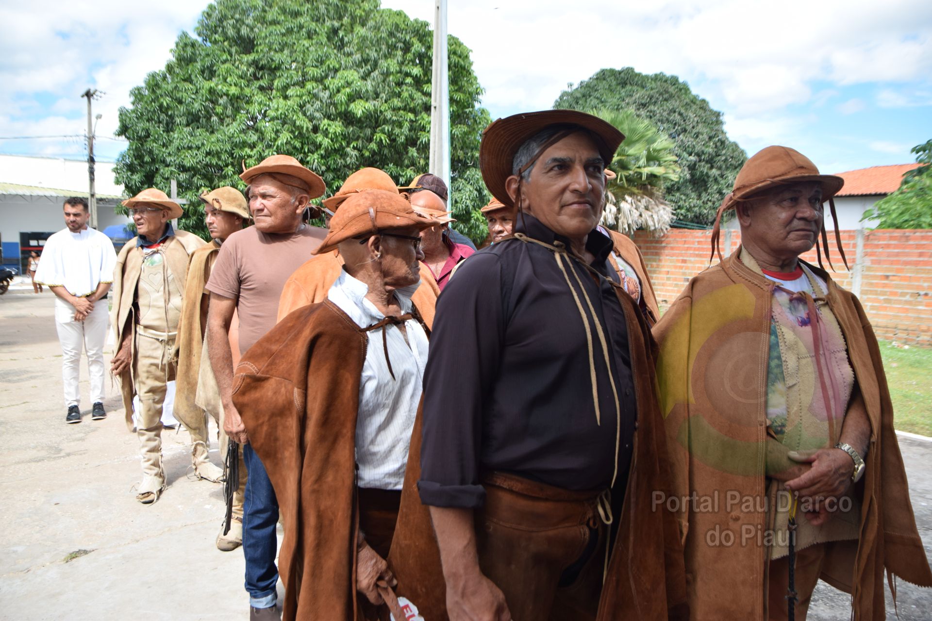 PAU D&rsquo;ARCO DO PIAU&Iacute; CELEBRA TRADI&Ccedil;&Atilde;O E F&Eacute; COM A GRANDE FESTA DO VAQUEIRO
