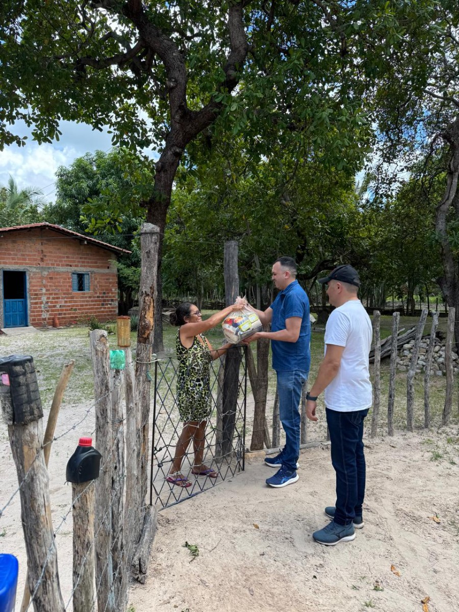Ação Social leva mais de 300 cestas básicas a famílias em Pau D’Arco do Piauí durante a Semana Santa