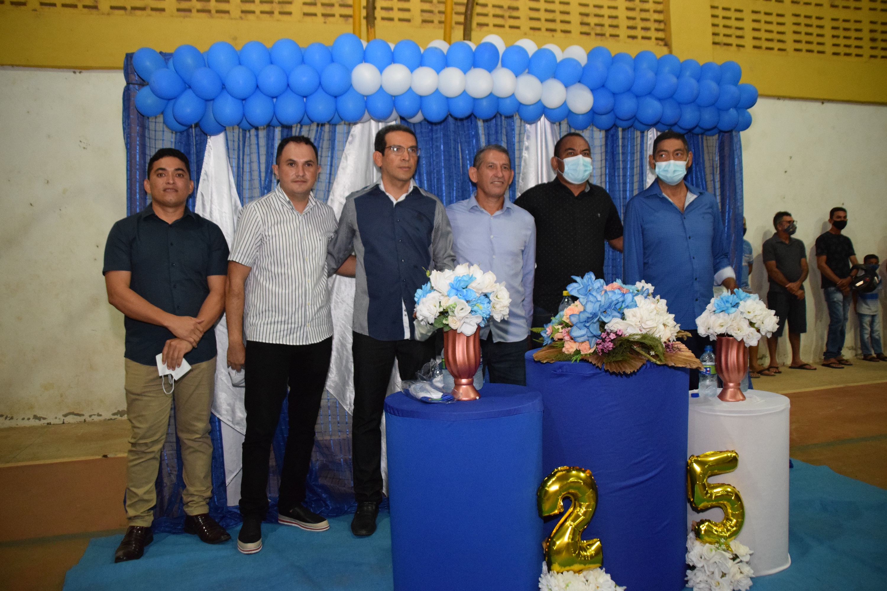 Prefeito Nilton Bacelar participa de missa em ação de graças que celebra os 25 anos de Pau D’arco do Piauí
