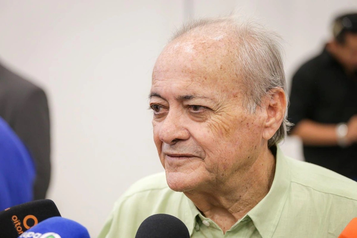 Silvio Mendes sanciona lei de execução de hinos nacional, estadual e municipal nas escolas