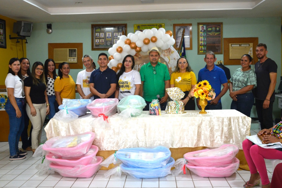 Assistência social de Pau D’arco do Piauí promove roda de conversa e entrega de enxovais em alusão ao “Agosto Dourado”