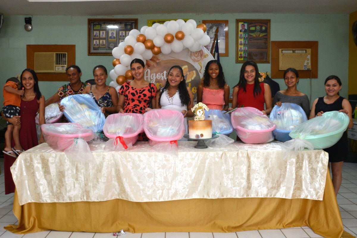 Assistência social de Pau D’arco do Piauí promove roda de conversa e entrega de enxovais em alusão ao “Agosto Dourado”