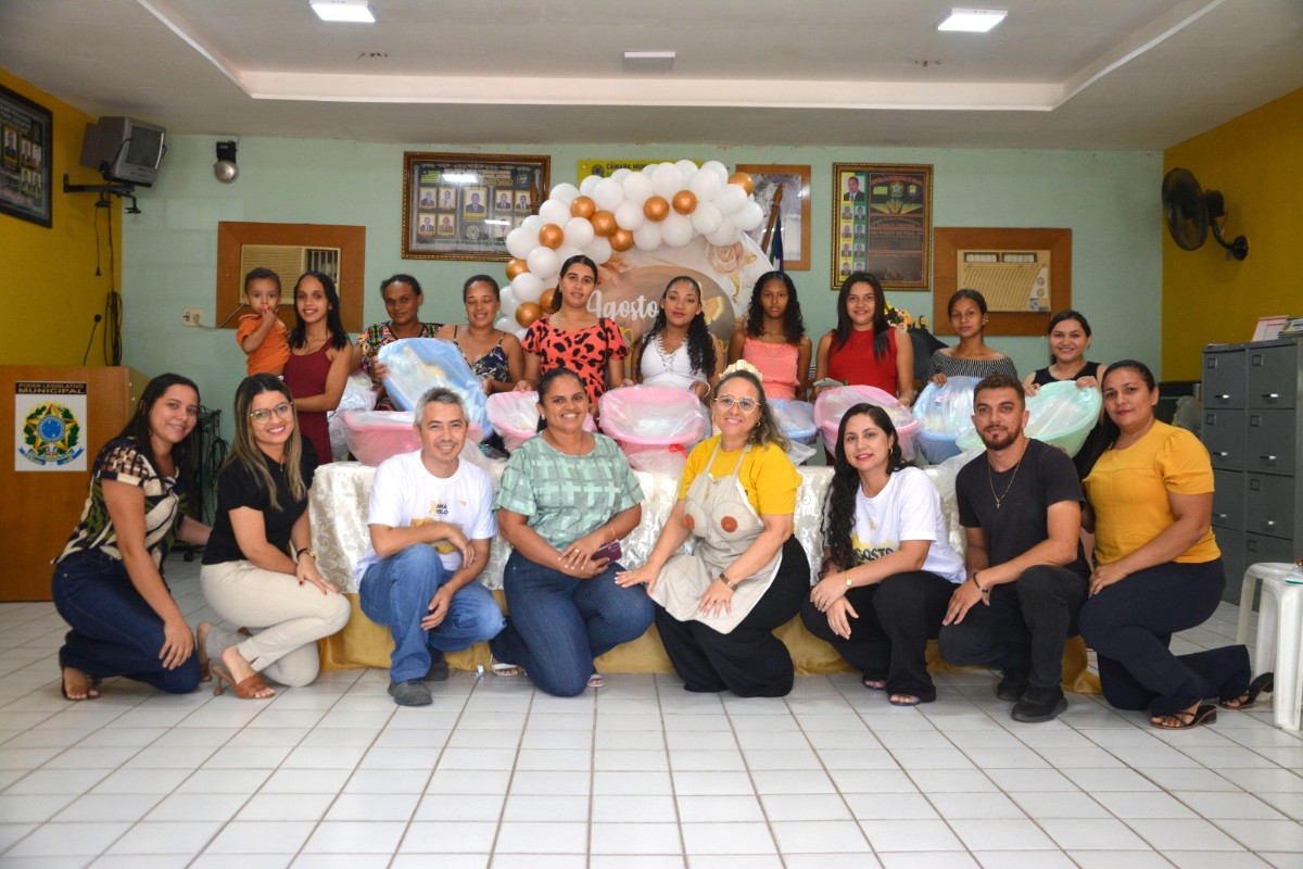 Assistência social de Pau D’arco do Piauí promove roda de conversa e entrega de enxovais em alusão ao “Agosto Dourado”