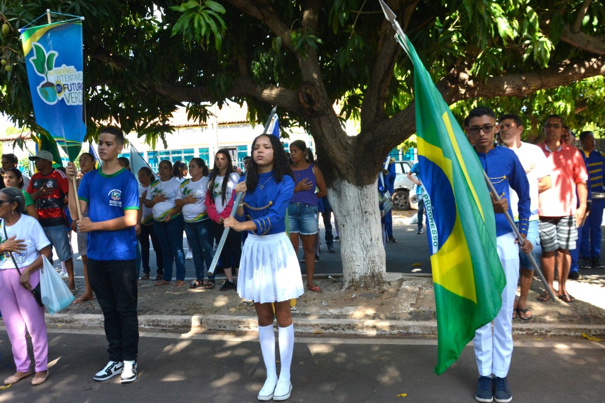 Prefeitura de Pau D’arco do Piauí realiza desfile cívico de 7 de Setembro: Meio Ambiente foi o tema do desfile