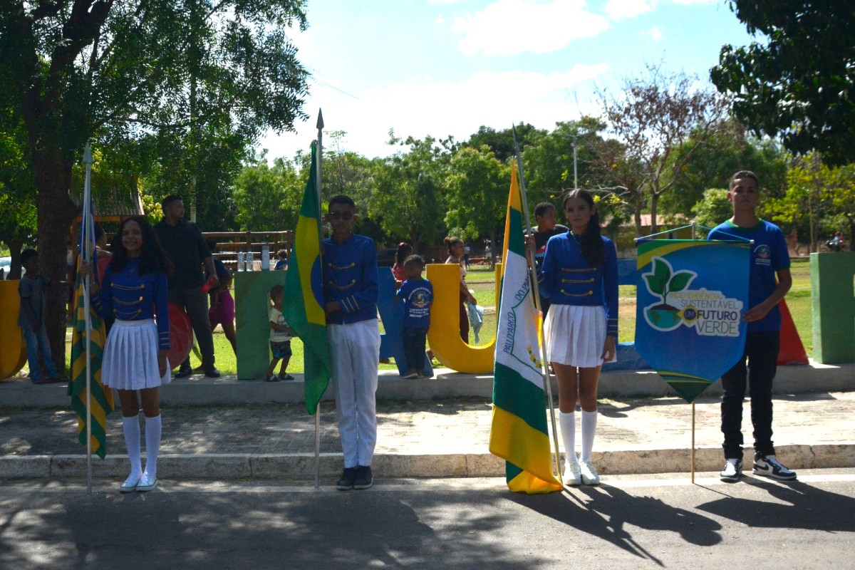 Prefeitura de Pau D’arco do Piauí realiza desfile cívico de 7 de Setembro: Meio Ambiente foi o tema do desfile