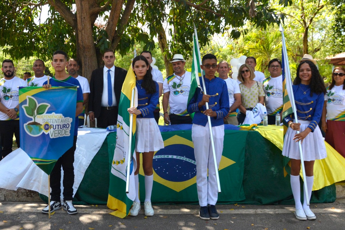 Prefeitura de Pau D’arco do Piauí realiza desfile cívico de 7 de Setembro: Meio Ambiente foi o tema do desfile