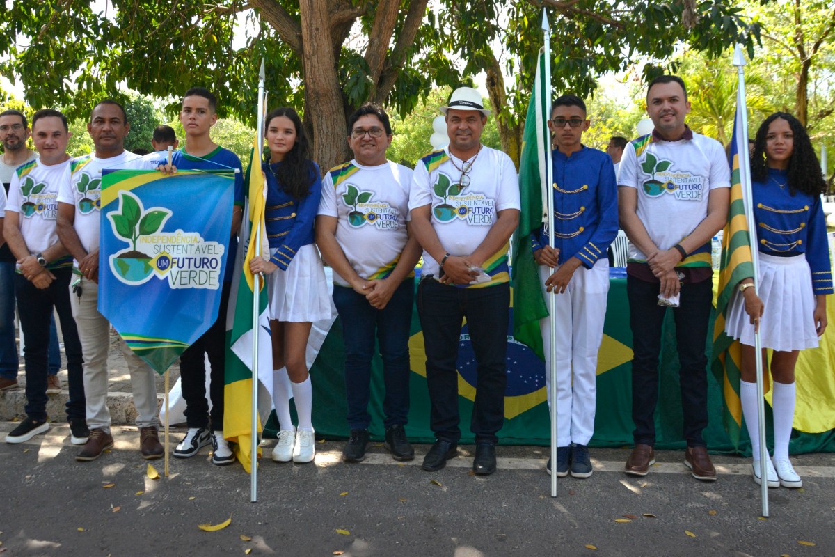 Prefeitura de Pau D’arco do Piauí realiza desfile cívico de 7 de Setembro: Meio Ambiente foi o tema do desfile